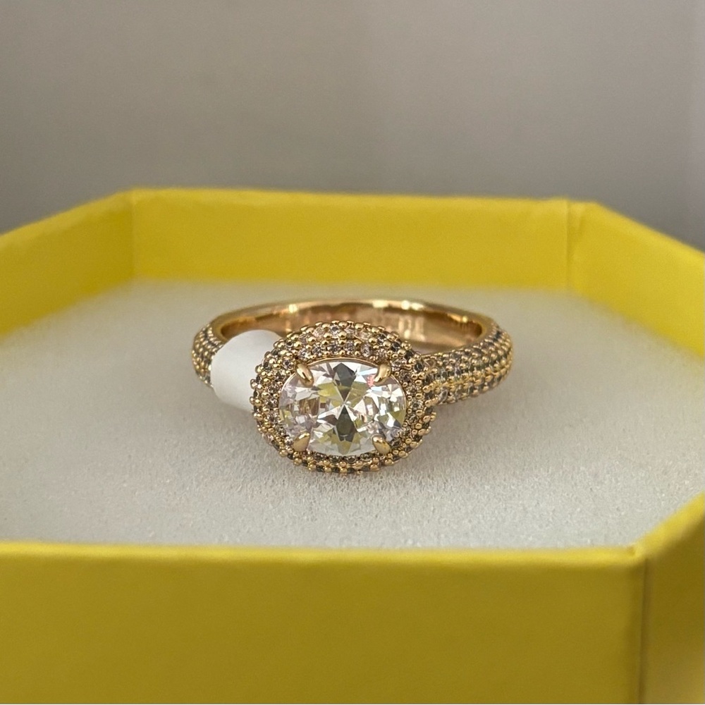 Grand Gesture Ring